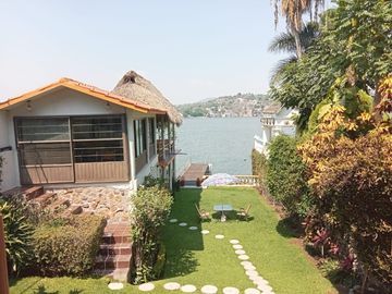 Casa en VENTA en el Lago de Tequesquitengo, Jojutla, Morelos.