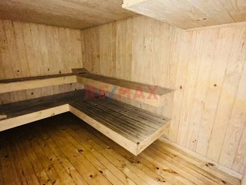 Venta De Departamento Con Vista Exterior Con Balcón, Frente Al Parque Castilla Limite De Lince Con San Isidro