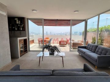 Venta De Departamento Con Vista Exterior Con Balcón, Frente Al Parque Castilla Limite De Lince Con San Isidro