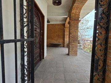 VENDO CASA PUERTO VALLARTA, COL. CENTRO