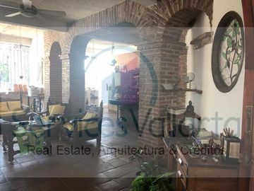 VENDO CASA PUERTO VALLARTA, COL. CENTRO