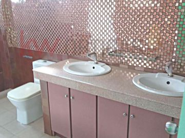 House and Lot for Sale in ITC Woodlands, Valenzuela