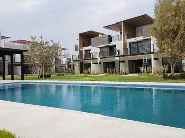 Casas en venta con alberca y Roof Graden a 5 minutos del club de golf santa fe en Xochitepec, Morelos.
