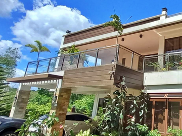 SPLENDID HOUSE FOR SALE IN TOWN AND COUNTRY ESTATES ANTIPOLO