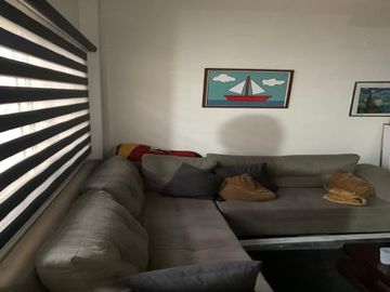 CASA PARA COMERCIO O VIVIENDA BIFAMILIAR DE UNA PLANTA MAS ANEXOS DE DOS PLANTAS.