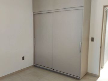 CASA NUEVA EN TEQUISQUIAPAN, SANTA FÉ, QUERÉTARO. UN SOLO NIVEL.