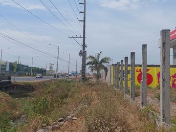 Venta de terreno industrial y comercial 8000m2 y 16000m2 en vía Durán Yaguachi