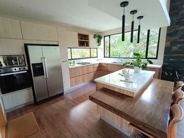 Beautiful One Level Home with Mountain Views Surrounded by Nature - Gated Community