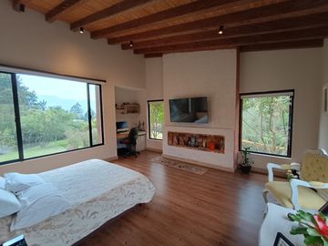 Beautiful One Level Home with Mountain Views Surrounded by Nature - Gated Community