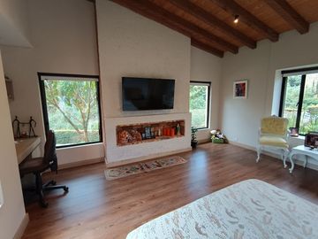 Beautiful One Level Home with Mountain Views Surrounded by Nature - Gated Community