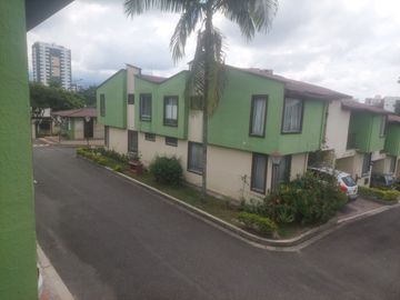 Casa parala venta. Avenida 19. Armenia Q.