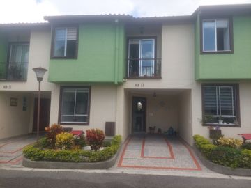 Casa parala venta. Avenida 19. Armenia Q.