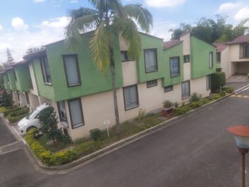 Casa parala venta. Avenida 19. Armenia Q.