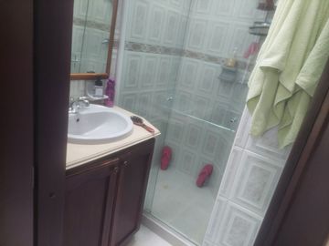Casa parala venta. Avenida 19. Armenia Q.