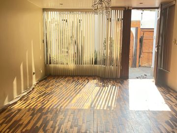 VENDO FUNCIONAL CASA EN MAYORAZGO