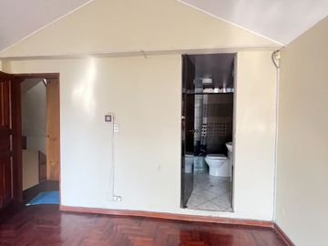 VENDO FUNCIONAL CASA EN MAYORAZGO