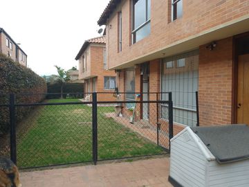 VENDO HERMOSA CASA CAMPESTRE
