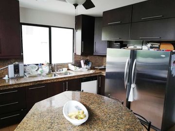C115 - Venta Casa en Primeros Kms de Samborondón - 4 dormitorios - Piscina - Vendo