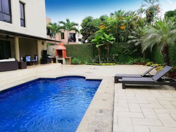 C115 - Venta Casa en Primeros Kms de Samborondón - 4 dormitorios - Piscina - Vendo