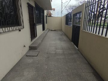 VENTA DE CASA RENTERA EN URDESA (MERWIN)