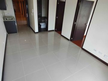Condo for Sale 2Br in Axis Residences Boni Pioneer Mandaluyong Rent to Own Promo