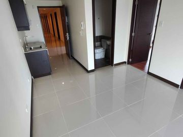 Condo for Sale 2Br in Axis Residences Boni Pioneer Mandaluyong Rent to Own Promo