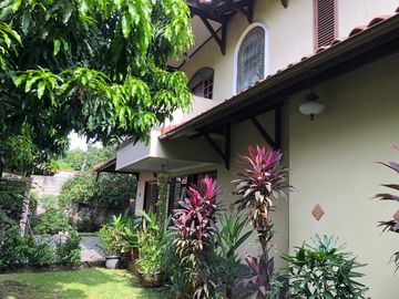 Rumah Dijual di Rempoa Halaman Luas dan ada Kolam Renang