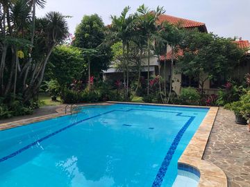 Rumah Dijual di Rempoa Halaman Luas dan ada Kolam Renang
