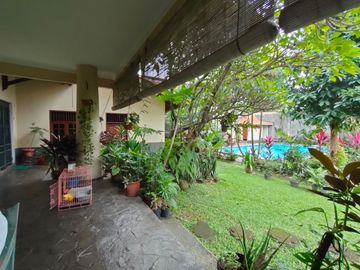 Rumah Dijual di Rempoa Halaman Luas dan ada Kolam Renang