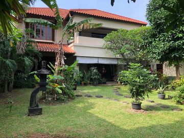 Rumah Dijual di Rempoa Halaman Luas dan ada Kolam Renang