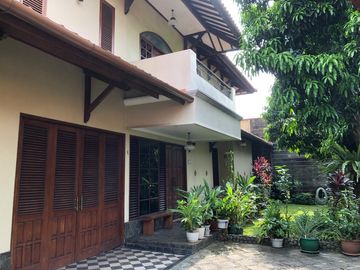 Rumah Dijual di Rempoa Halaman Luas dan ada Kolam Renang