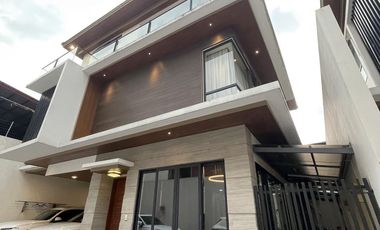 7 Bedroom Townhouse for Sale in Barangay Mariana, New Manila, Quezon City