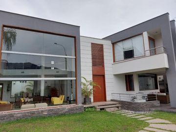 VENTA Casa Lagunas de la Molina 4 DORMITORIOS