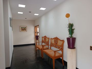 VENDO BELLA CASA FRENTE A PARQUE EL ANCLA EN LA URB LA LAGUNA LA MOLINA!