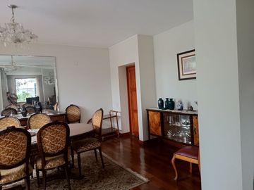 VENDO BELLA CASA FRENTE A PARQUE EL ANCLA EN LA URB LA LAGUNA LA MOLINA!
