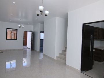 LINDA  CASA EN VENTA URB. MIRAFLORES COUNTRY CLUB-CASTILLA-PIURA