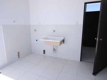 LINDA  CASA EN VENTA URB. MIRAFLORES COUNTRY CLUB-CASTILLA-PIURA