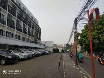 Cocok Ruko kos kosan, Rumah Lama Super Strategis di Pinggir Jalan Raya Tegal Parang