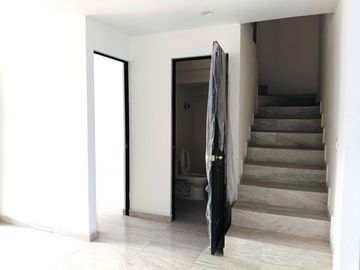 Casa nueva al sur de Pachuca con 3 espaciosas habitaciones más 1 estudio cerca tuzobus Matilde y plaza comercial Explanada Pachuca