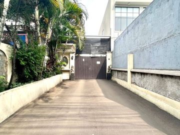 RUMAH at Jl KEMANG TIMUR, JAKSEL