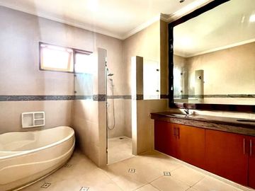 RUMAH at Jl KEMANG TIMUR, JAKSEL