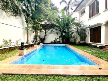 RUMAH at Jl KEMANG TIMUR, JAKSEL