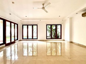 RUMAH at Jl KEMANG TIMUR, JAKSEL