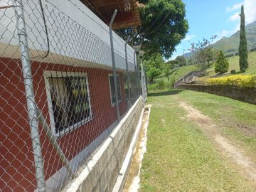 VENDO CASA FINCA BARATA POR SER CON COMPRAVENTA EN BARBOSA ANTIOQUIA.