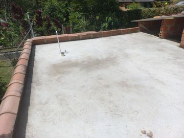 VENDO CASA FINCA BARATA POR SER CON COMPRAVENTA EN BARBOSA ANTIOQUIA.