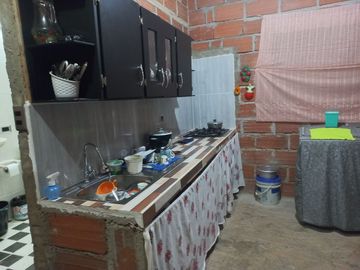 VENDO CASA FINCA BARATA POR SER CON COMPRAVENTA EN BARBOSA ANTIOQUIA.