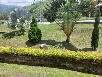 VENDO CASA FINCA BARATA POR SER CON COMPRAVENTA EN BARBOSA ANTIOQUIA.