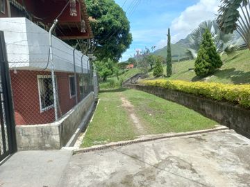 VENDO CASA FINCA BARATA POR SER CON COMPRAVENTA EN BARBOSA ANTIOQUIA.