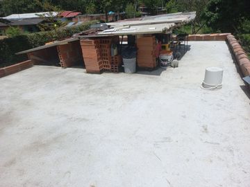 VENDO CASA FINCA BARATA POR SER CON COMPRAVENTA EN BARBOSA ANTIOQUIA.