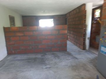 VENDO CASA FINCA BARATA POR SER CON COMPRAVENTA EN BARBOSA ANTIOQUIA.